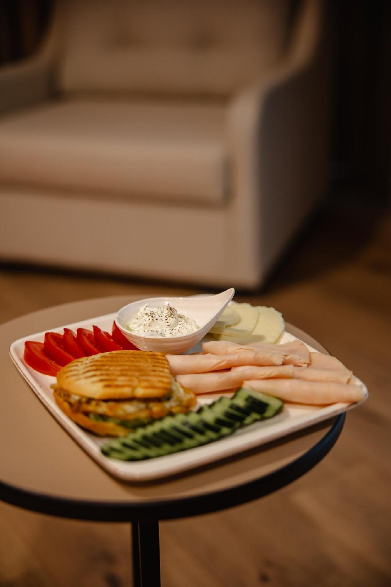 שקודר Oro Inn Hotel מראה חיצוני תמונה