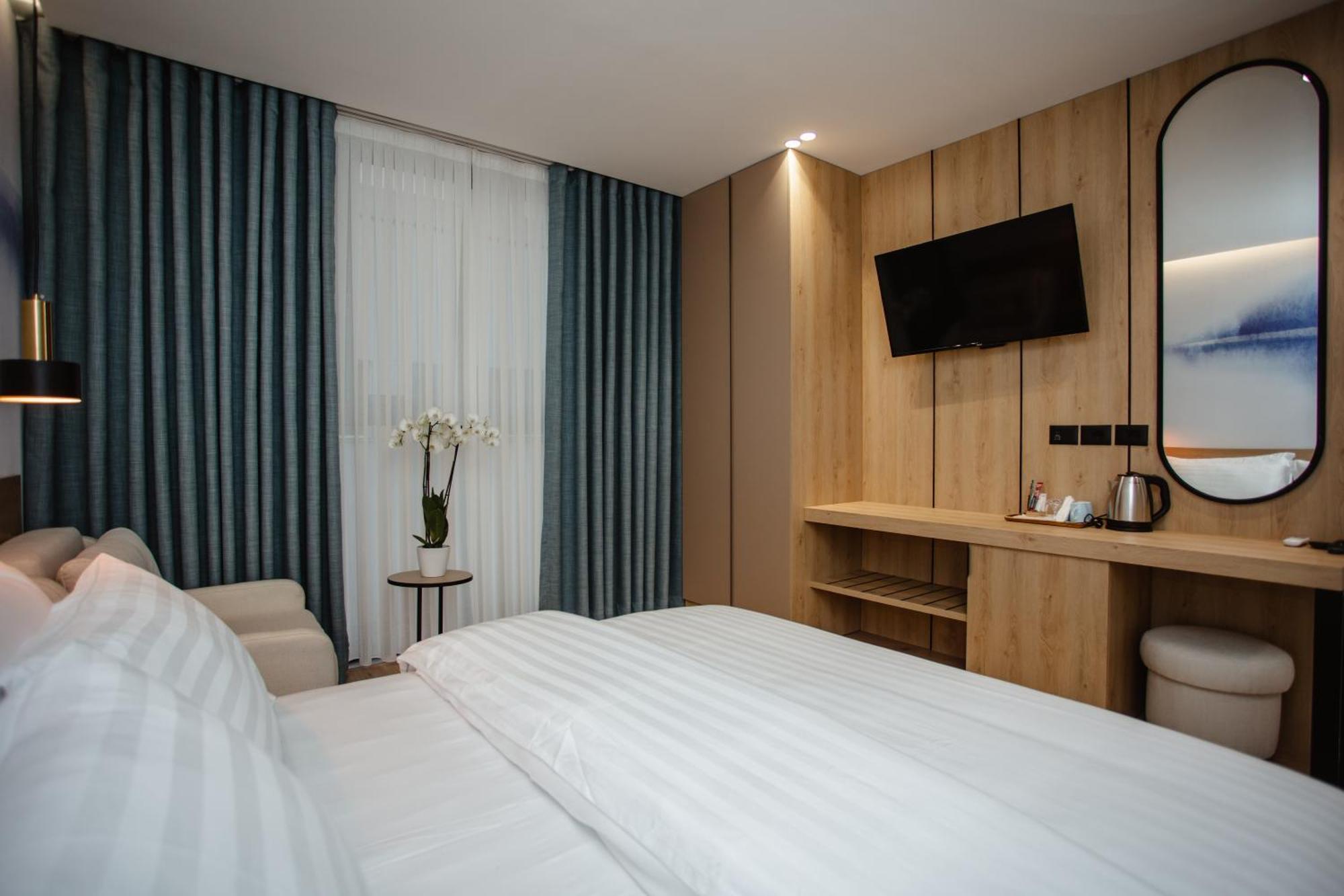 שקודר Oro Inn Hotel מראה חיצוני תמונה