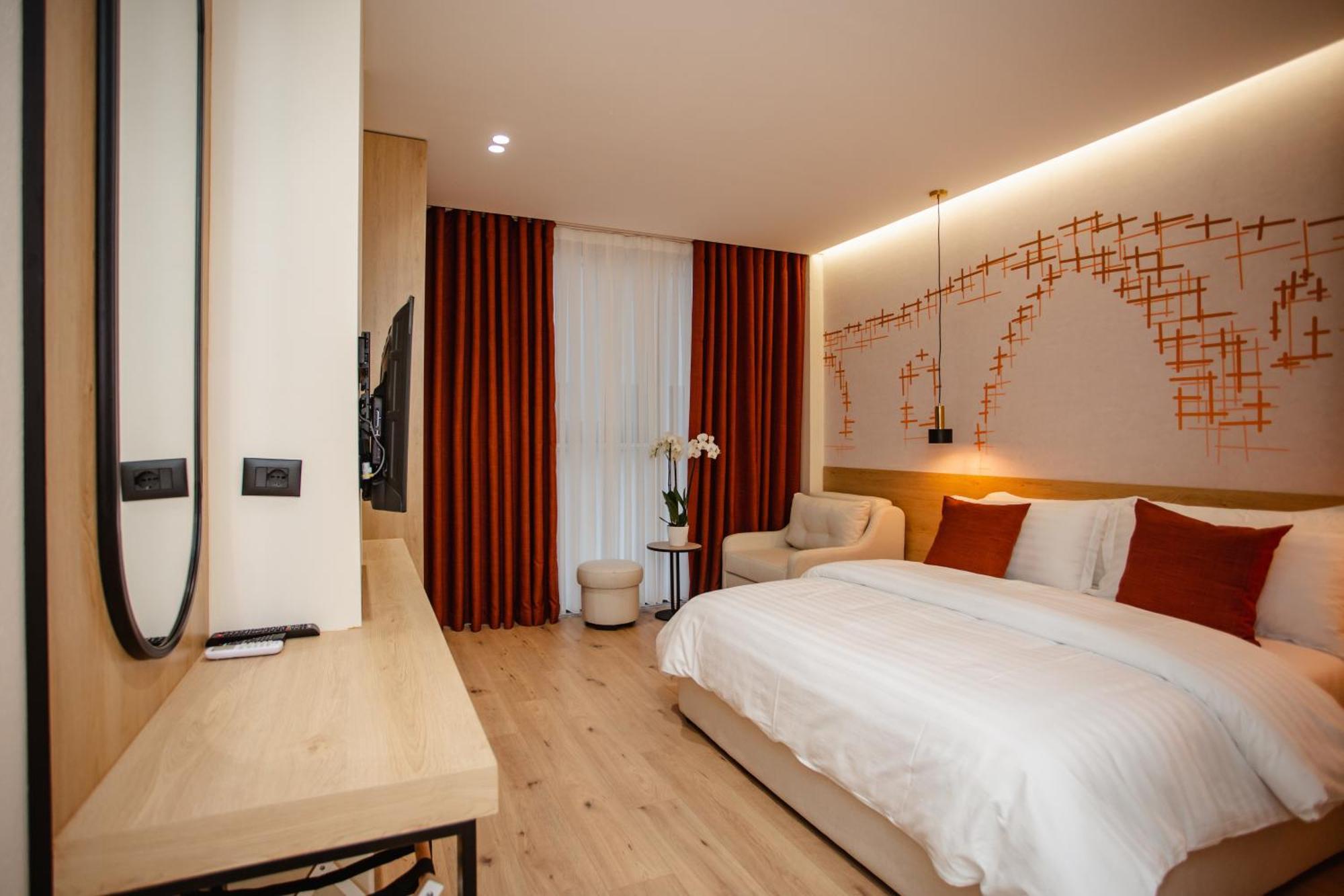 שקודר Oro Inn Hotel מראה חיצוני תמונה