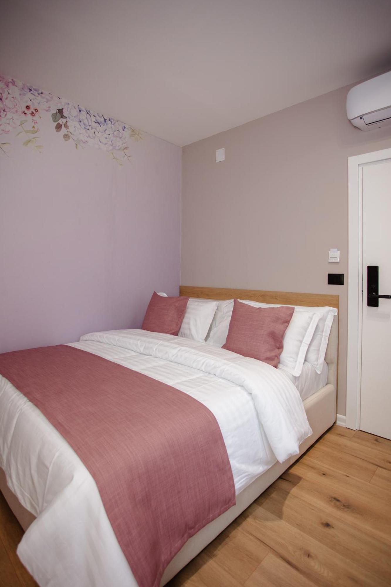 שקודר Oro Inn Hotel מראה חיצוני תמונה
