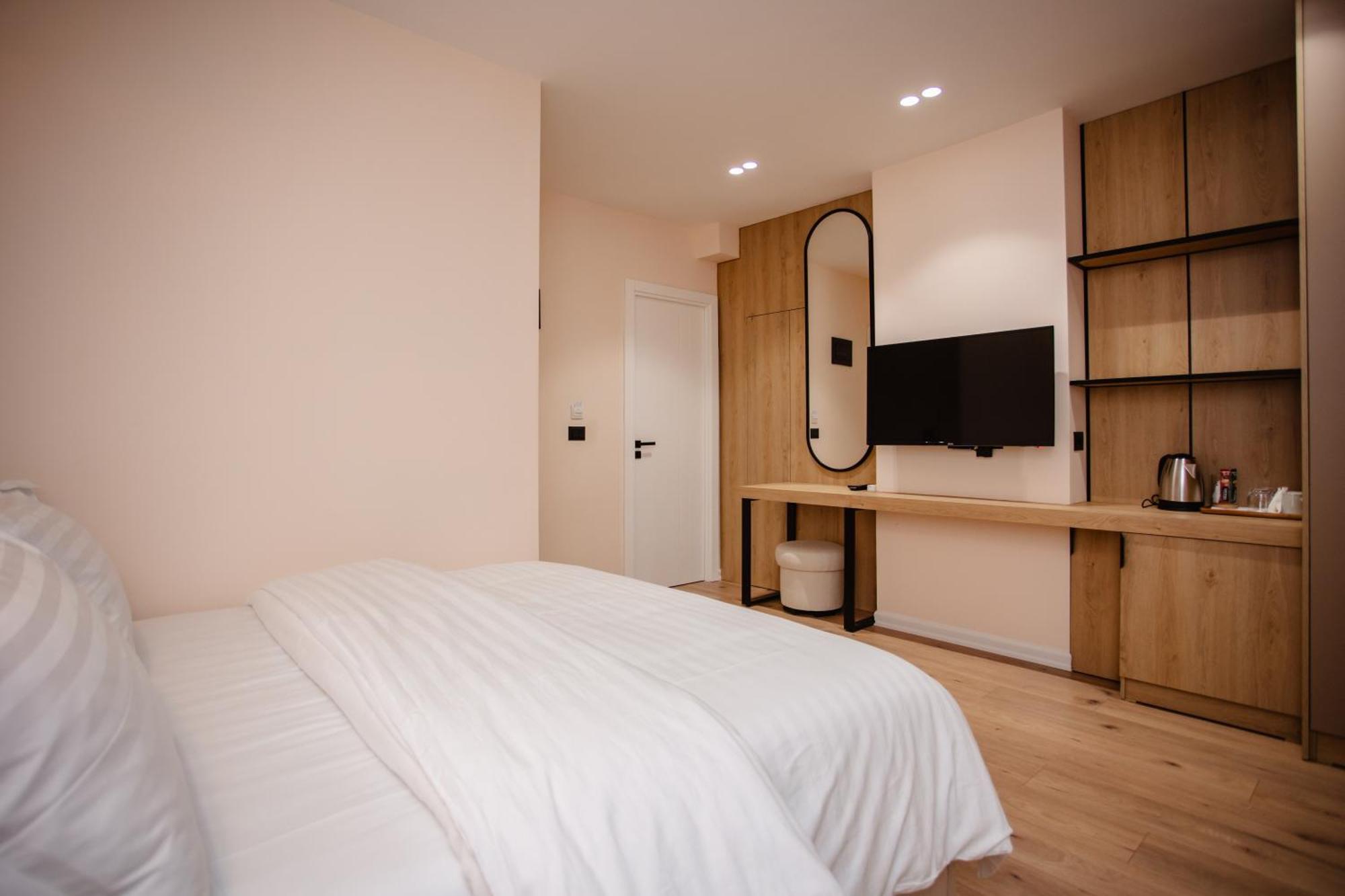 שקודר Oro Inn Hotel מראה חיצוני תמונה